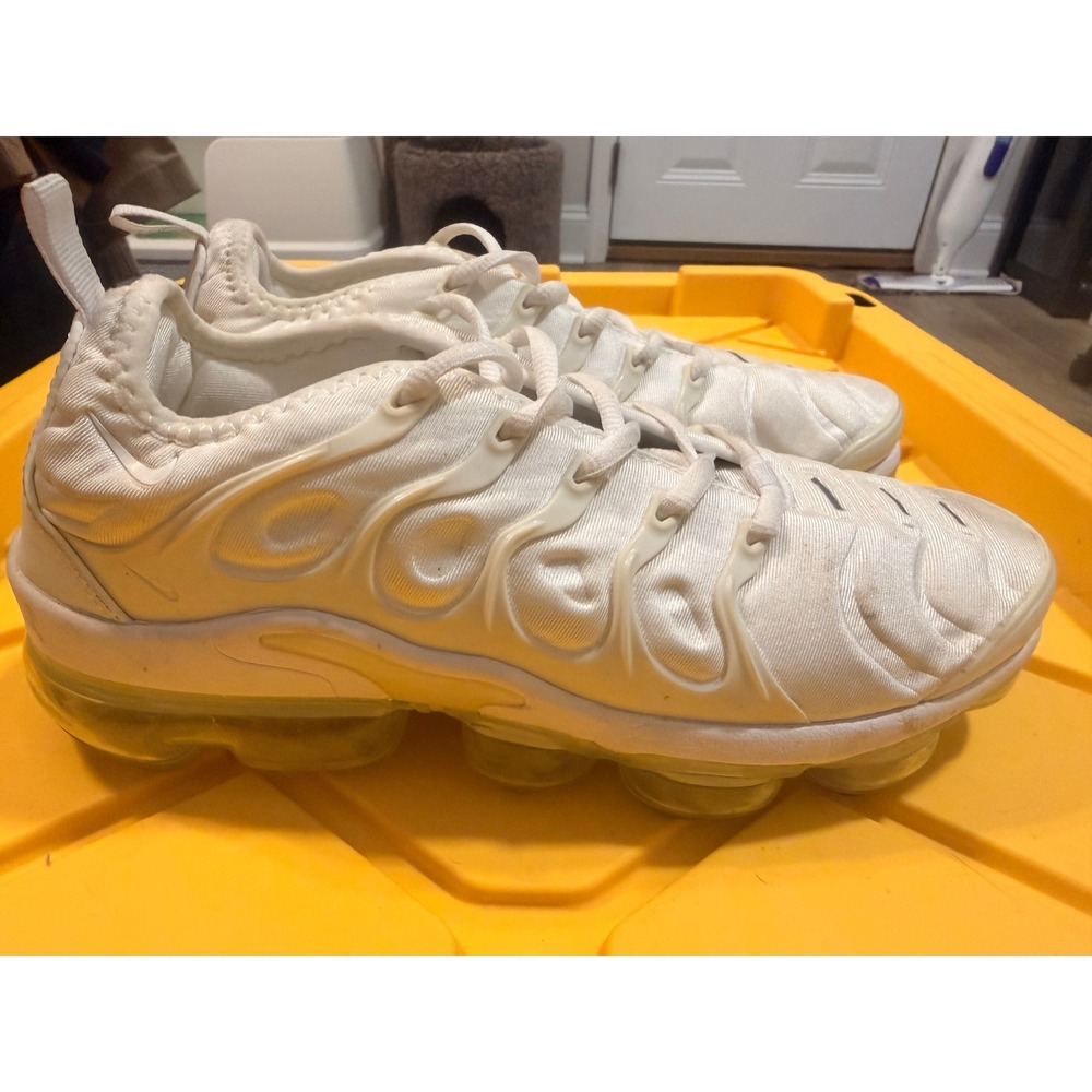Nike Air VaporMax Plus Sail White Sneakers 849560-006 Mens 9.5 Womens 11